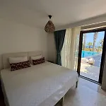 La Local Beach&hotel
