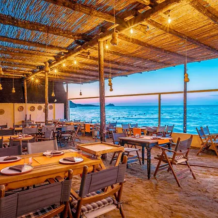 Ξενοδοχείο La Local Beach House Yalikavak