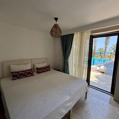 La Local Beach&hotel