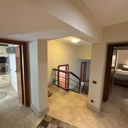 מלון La Local House