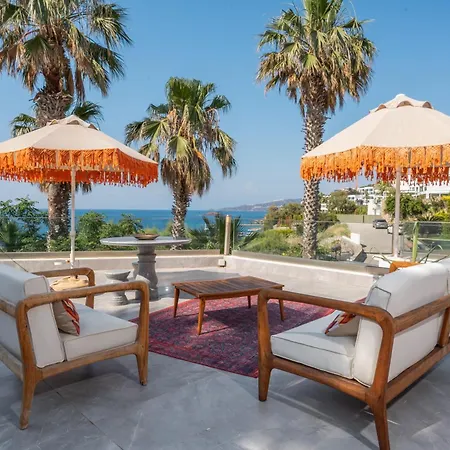 La Local Beach House Yalikavak