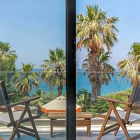 酒店 La Local Beach&hotel 3*