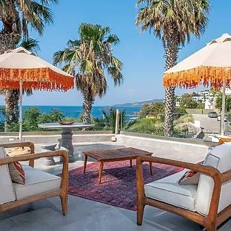 La Local Beach&hotel 酒店 3*