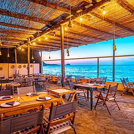La Local Beach&hotel