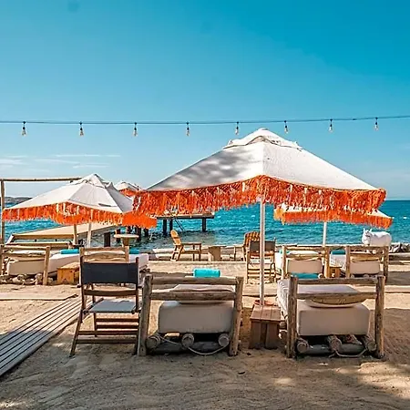 La Local Beach&hotel 3*