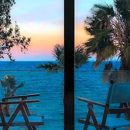 La Local Beach&hotel 酒店