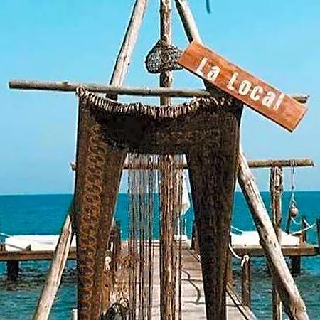 酒店 La Local Beach&hotel 3*