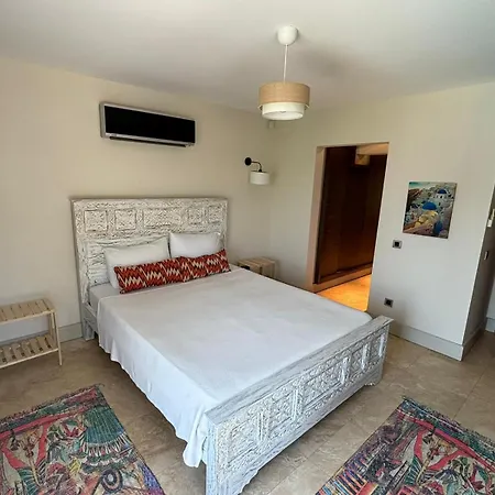 فندق La Local House