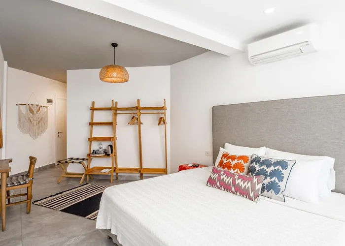 מלון La Local Beach&hotel