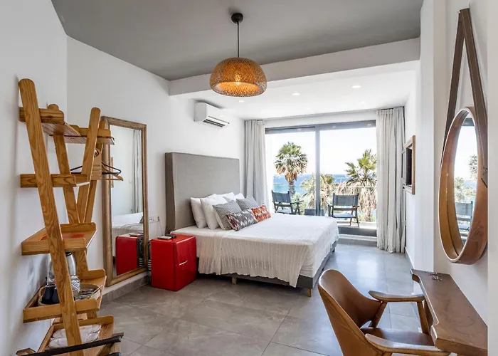 מלון La Local Beach&hotel *