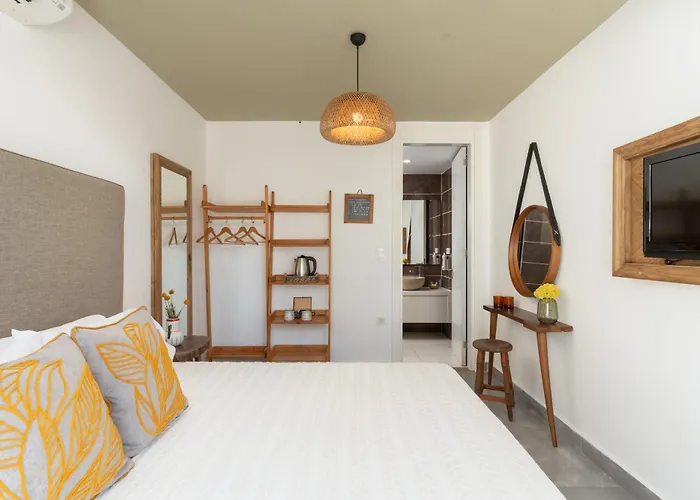 מלון La Local Beach&hotel *